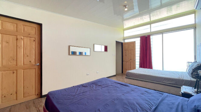Amplia propiedad en venta de 1013 m², con tres apartamentos en Venta OFC/AD en Tamarindo, Santa Cruz, Guanacaste — $335,000