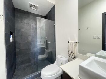 Amplio departamento  en San Rafael, Escazú, San José — $275,000 - Foto 5 de 16