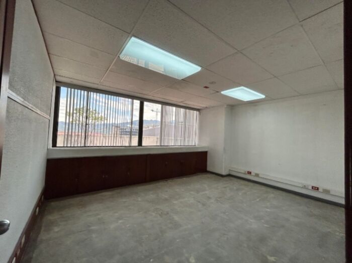 LOCALES EN ALQUILER EN SAN JOSE EDIFICIO OMNI in Carmen, San José — $2,500