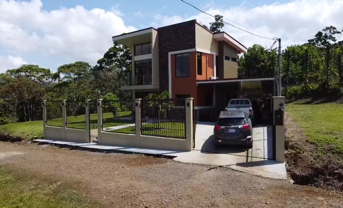Exclusiva Casa en La Abundancia de San Carlos en Quesada, San Carlos, Alajuela — $308,000 - Foto 2 de 39