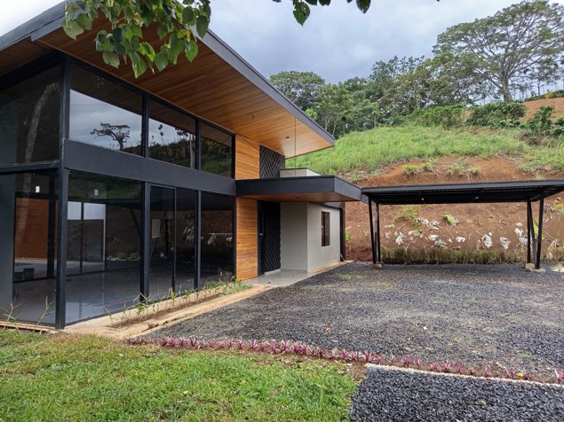 Vivienda ultramoderna en una comunidad privada de Atenas en Atenas, Alajuela — $610,000