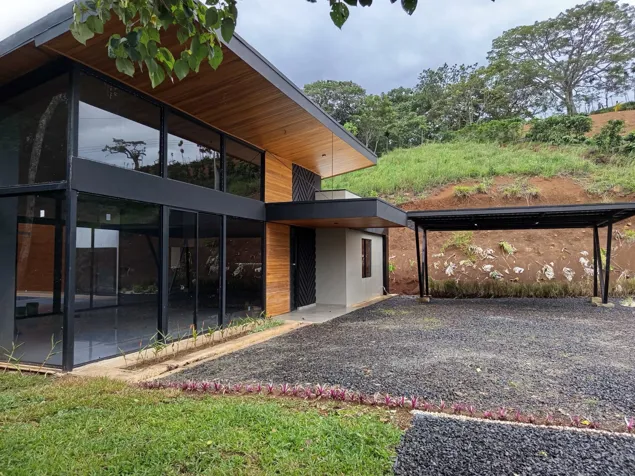 Vivienda ultramoderna en una comunidad privada de Atenas en Atenas, Alajuela — $610,000