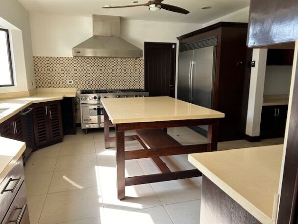 Alquiler o Venta de excelente Casa en Exclusivo Condominio en La Guacima. en Guácima, Alajuela — $4,200