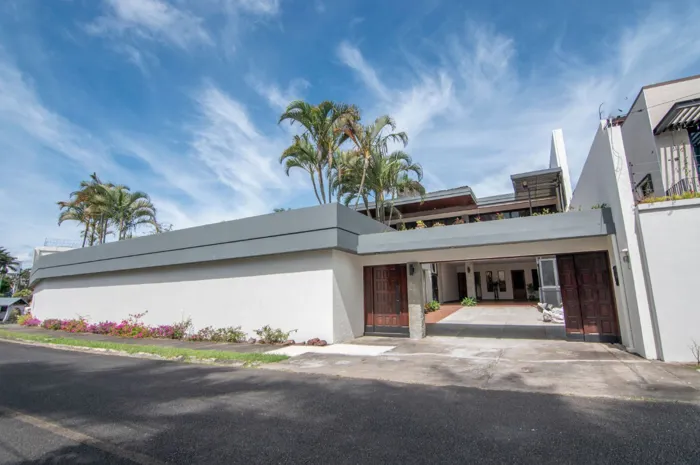 LUXURY HOUSE FOR SALE WITH TWO APARTMENTS AND POOL, HEREDIA, CARIARI in Heredia — $880,000 - Photo 2 of 23