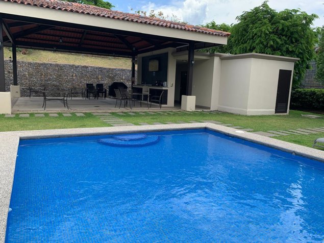 Apartamento en Alquiler en Brasil de Santa Ana – Primer Piso en Brasil, Santa Ana, San José — $1,300