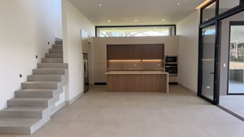 ¡A LA VENTA! Construcción bajo pedido. (Casa Modelo)
