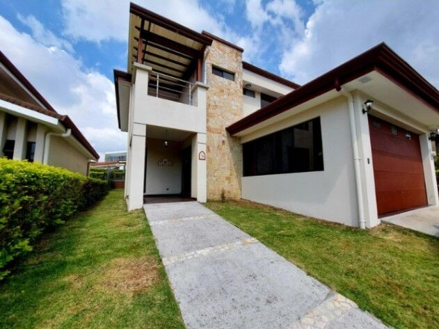 Alquiler de Casa en Ulloa-Heredia. RAH 26-1445 in Ulloa, Heredia — $2,300