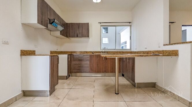 SANTA ANA CENTRO DE 2 HABITACIONES + OFICINA - 120m² en Santa Ana, San José — $950