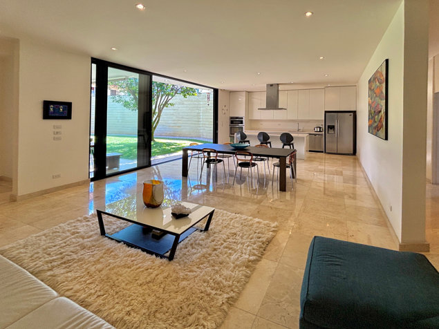Venta de casa una planta en condominio en Lindora Santa Ana en Pozos, Santa Ana, San José — $545,000