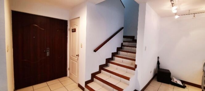 Se vende casa en Escazú Centro 25-1430 en Escazú, San José — $238,000