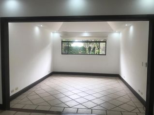 VENTA / Preciosa Casa en Lindora, Santa Ana, San José en Pozos, Santa Ana, San José — $780,000 - Foto 5 de 25