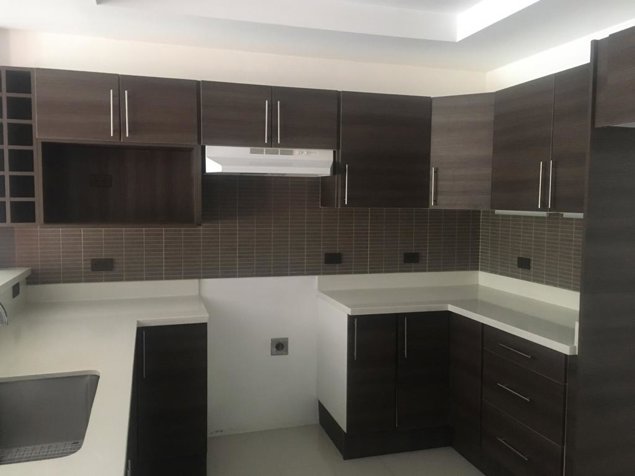 Apartamento en Venta, Edificio Cristales La Uruca GU1084 en Sabanillas, Acosta, San José — $205,000