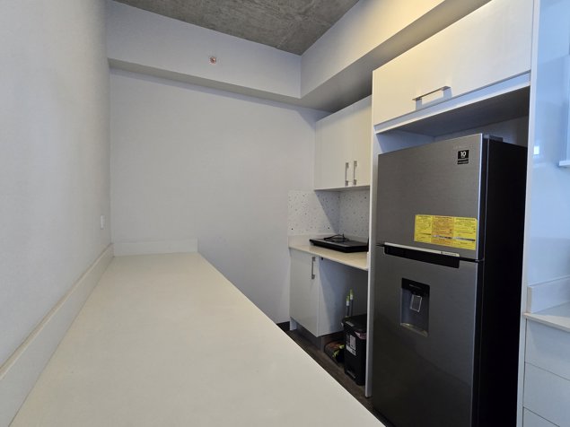 APARTAMENTO AMUEBLADO EN VENTA O ALQUILER SECRET SABANA en Mata Redonda, San José — $1,200 - Foto 3 de 12