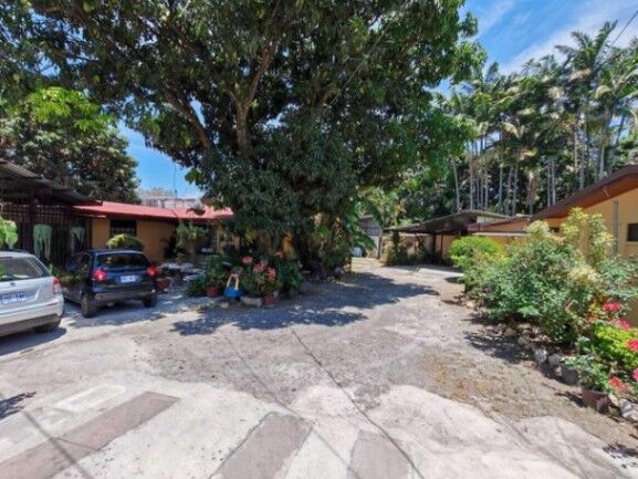 MLS-25-1920 LS VENTA PROPIEDAD CON 5 CASAS SANTA ANA SAN JOSE CONTACTENOS AL # 86127562 en Santa Ana, San José — $2,000,000