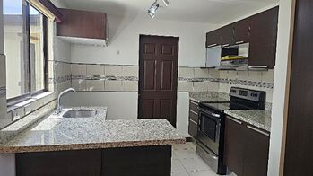 VENTA DE HERMOSA CASA EN CONDOMINIO ALTÍVAR MORAVIA. en La Trinidad, Moravia, San José — $210,000 - Foto 5 de 15