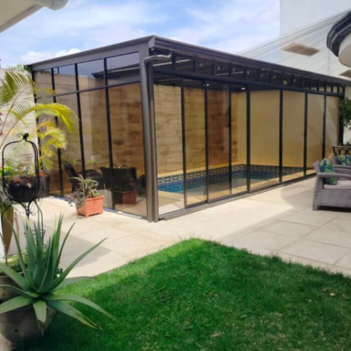 Casa en Venta en Curridabat, piscina temperada in Curridabat, San José — $545,000