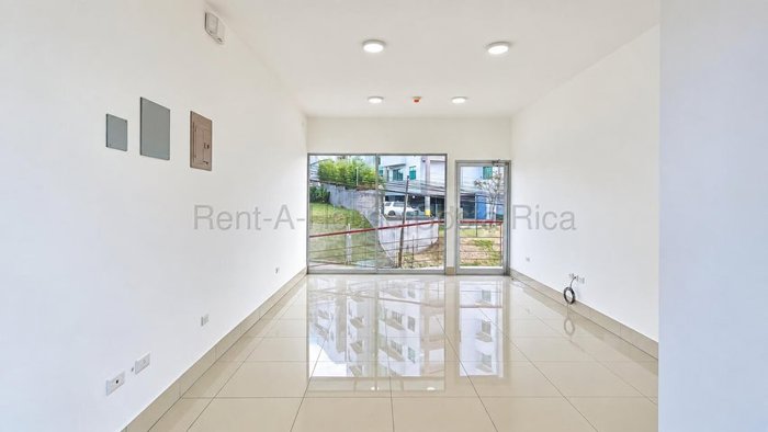 Alquiler de Local Comercial en Granadilla de Curridabat. RAH 27-719 en Granadilla, Curridabat, San José — $600