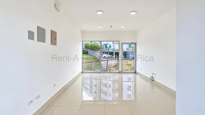 Alquiler de Local Comercial en Granadilla de Curridabat. RAH 27-719 en Granadilla, Curridabat, San José — $600