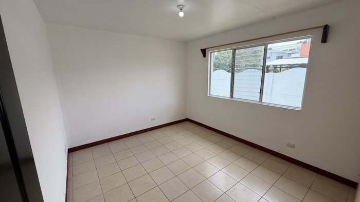 Casa en alquiler – Condominio Málaga 1, Ciruelas de Alajuela en Alajuela — ₡ 400 000 - Foto 3 de 10