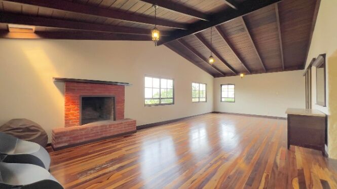 Se alquila casa con mucha luz natural en San Antonio Escazú 26-760 in San Antonio, Escazú, San José — $1,550