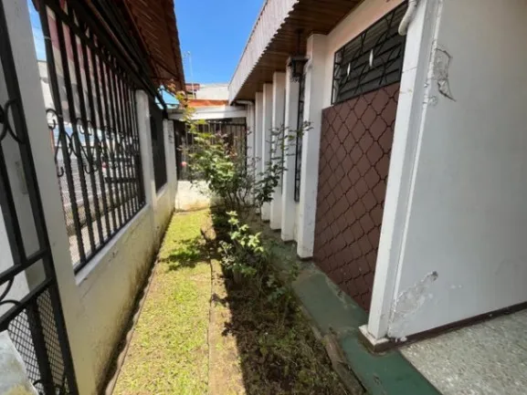 Casa en venta en Curridabat Centro en Curridabat, San José — ₡ 137 500 000 - Foto 2 de 12