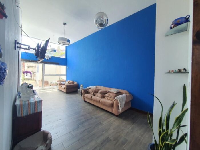 "Tu Refugio Ideal: Casa Amplia y Lumínica en Guadalupe" en Guadalupe, Goicoechea, San José — $172,000