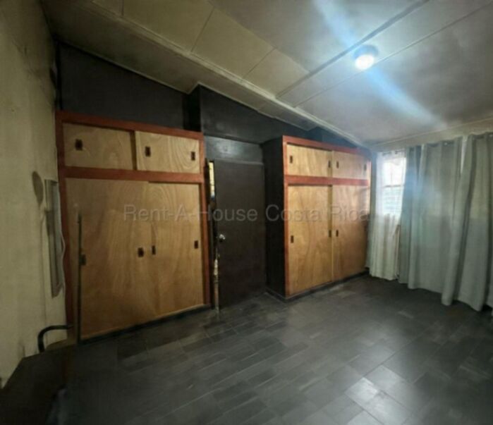 CASA EN VENTA EN HATILLO 2 SAN JOSÈ en Hatillo, San José — ₡ 89 000 000