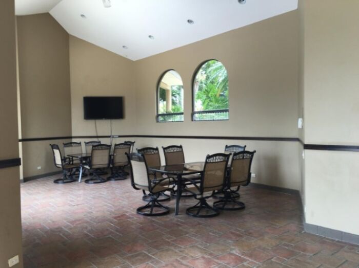 Venta de Casa en Pozos, Santa Ana.  in Pozos, Santa Ana, San José — $750,000