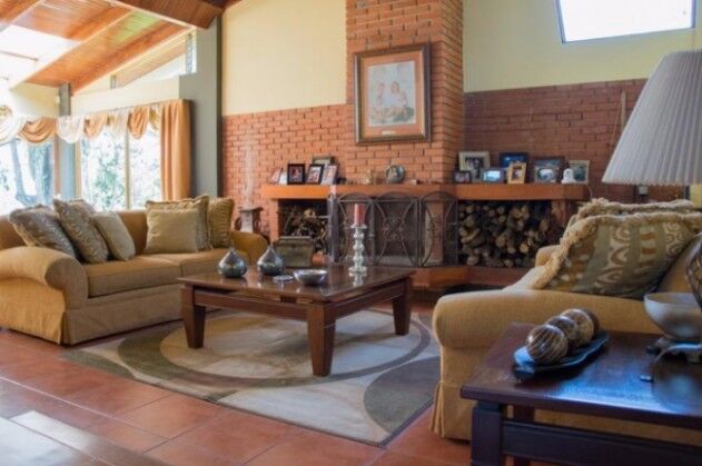 Se espaciosa casa con patio en San Pedro Montes de Oca 22-82 in San Pedro, Montes De Oca, San José — $490,000