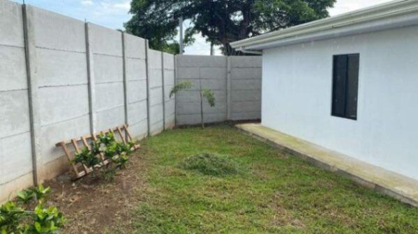 SE VENDE BELLA CASA EN GARABITO, PUNTARENAS.  en Jacó, Garabito, Puntarenas — $125,000