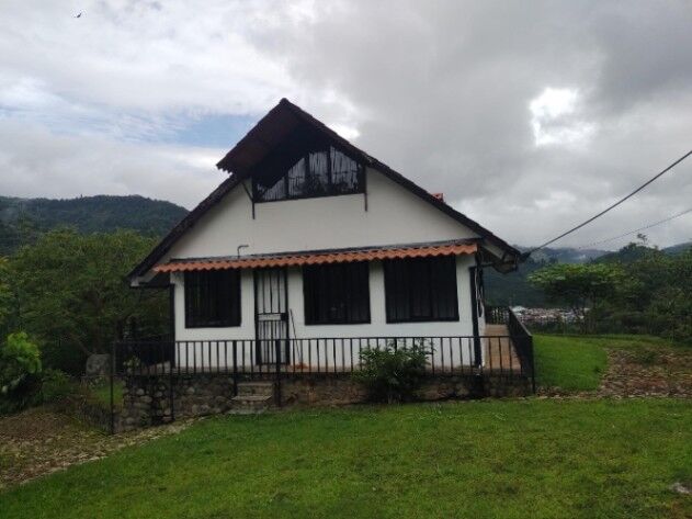 BELLÍSIMA PROPIEDAD Y 3 CASAS EN OROSI, CARTAGO.  en Orosi, Paraíso, Cartago — $450,000