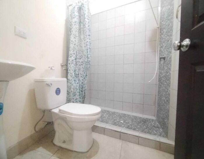 Venta de Propiedad Comercial + 4 Apartamentos en Desamparados, San José. RAH 25-1595 in Desamparados, San José — ₡ 9 300 000