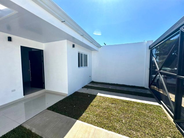 Casa en Venta Santo Domingo, Heredia en Santo Domingo, Heredia — ₡ 79 000 000 - Foto 2 de 12