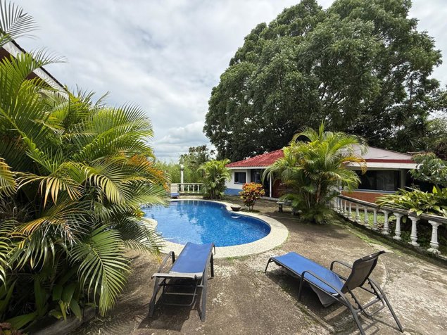Venta de villa con casa principal, 20 apartamentos y piscina #26-545 GS in Barrantes, Flores, Heredia — $3,950,000