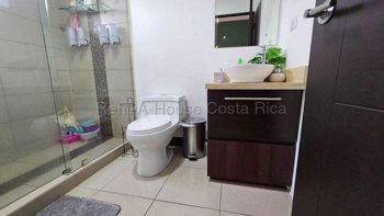 Alquiler de Casa en San Rafael de Escazú. RAH 27-385 en San Rafael, Escazú, San José — $2,200 - Foto 4 de 10