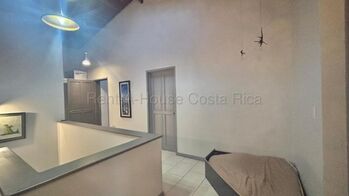 Venta de Casa en Escazú-San Rafael. RAH 26-2018 en San Rafael, Escazú, San José — $360,000 - Foto 4 de 16