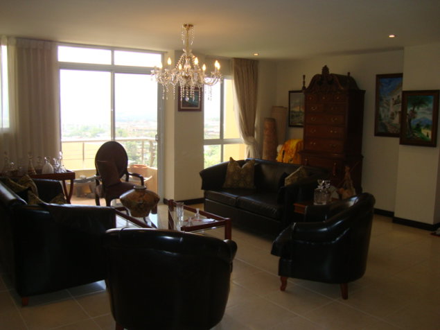 VENTA DE APARTAMENTO AMOBLADO, SAN JOSE, ESCAZÚ, CONDO. VALLE ARRIBA en Escazú, San José — $480,000