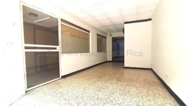 Se alquila local comercial en Heredia Centro 27-201 en Heredia — ₡ 420 000 - Foto 2 de 12