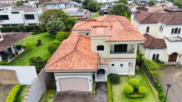VENDO CASA EN GRANADILLA DE CURRIDABAT. en Granadilla, Curridabat, San José — $650,000