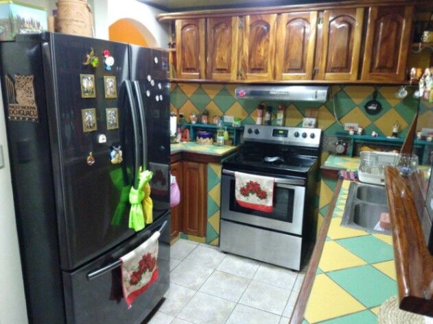 Venta de Casa + APTO en Mercedes de Heredia. RAH 23-1894 en Mercedes, Heredia — $252,000