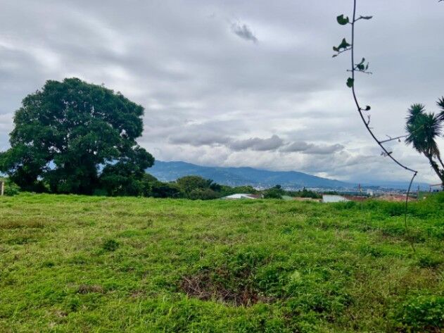 BELLÍSIMA PROPIEDAD EN SAN PABLO DE HEREDIA.  in San Pablo, Heredia — $306,000