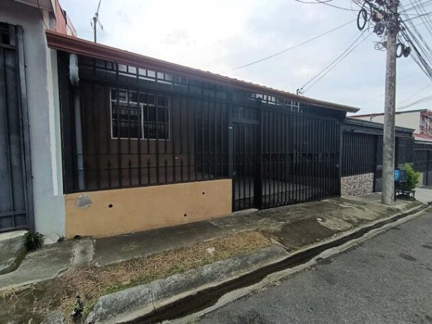 Venta de Casa en Ipis-Goicoechea, San José. RAH 26-250 en Ipís, Goicoechea, San José — $133,000