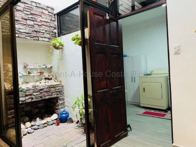 Alquiler de Casa en Sabanilla de Montes de Oca. RAH 26-2176 in Sabanilla, Montes De Oca, San José — ₡ 800 000