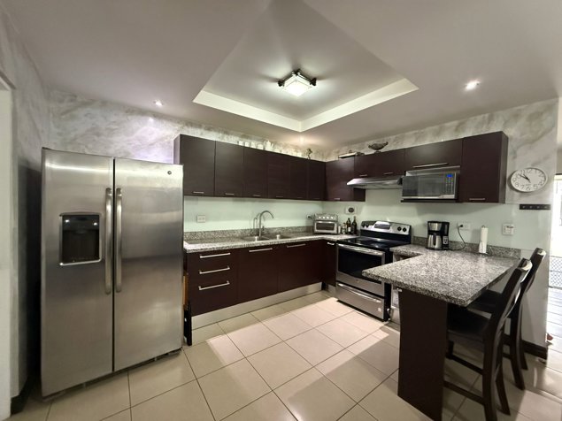 Venta de Casa en Condominio in San Rafael, Escazú, San José — $345,000 - Photo 2 of 14