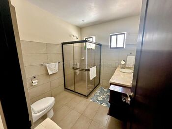 Se vende casa en Granadilla de Curridabat #26-1884 en Granadilla, Curridabat, San José — $568,000 - Foto 5 de 10