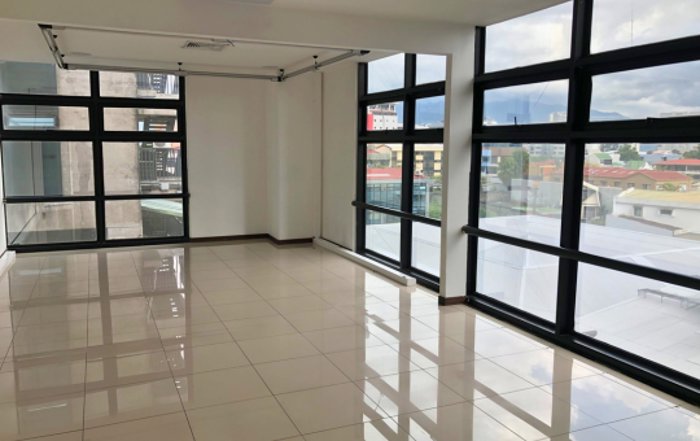 Alquiler de oficina en San Pedro, San José en San Pedro, Montes De Oca, San José — $4,975 - Foto 3 de 4