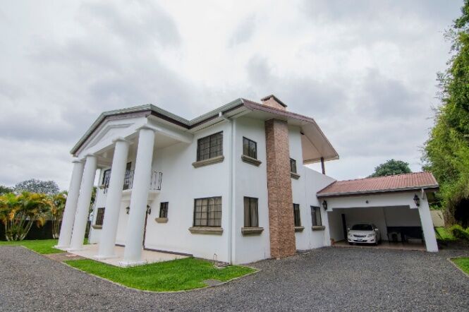 VENTA DE CASA CARTAGO, LA UNIÓN, SAN RAMÓN   in San Rafael, La Unión, Cartago — ₡ 450 000 000