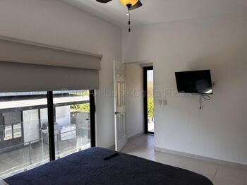 Venta de Casa AMUEBLADA en Residencial Santa Rosa-Tamarindo, Santa Cruz. RAH 27-153 in Tamarindo, Santa Cruz, Guanacaste — $420,000 - Photo 5 of 15