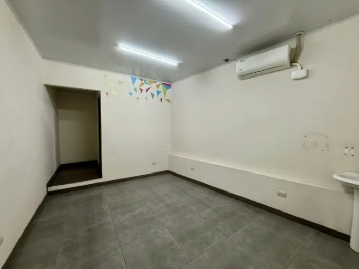 Alquiler de Local Comercial en Alajuela / Mls. 26-132 OFC JB en San Rafael, Alajuela — $1,400 - Foto 3 de 6