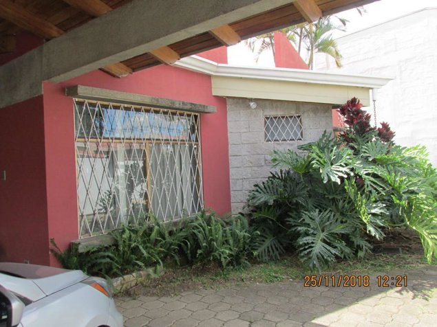 Venta de casa para Remodelar in San Rafael, Escazú, San José — $443,000